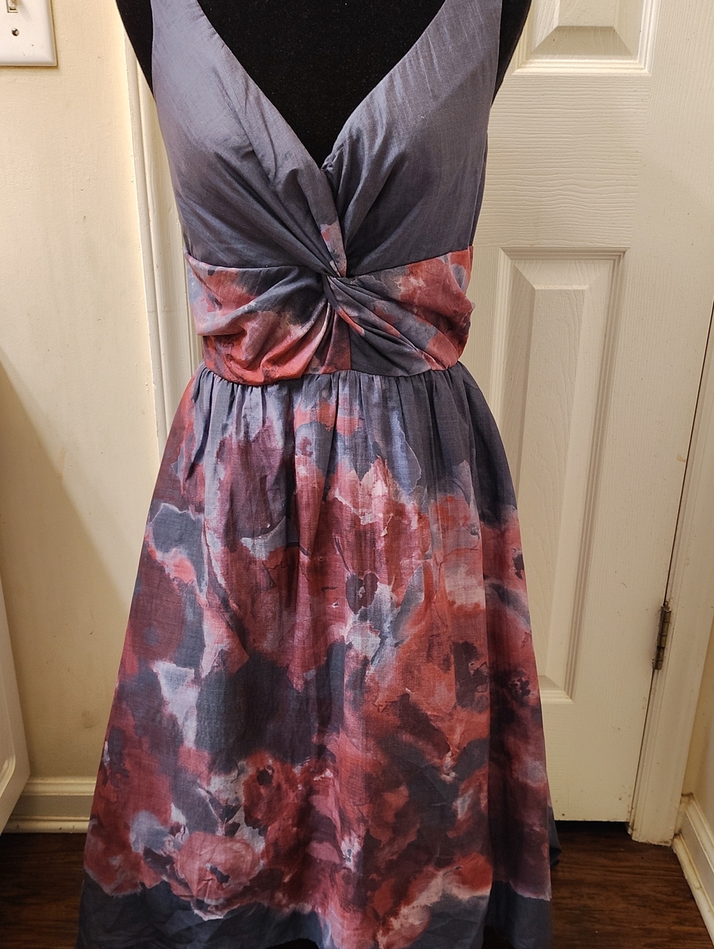 Neiman Marcus Mauve and Gray Twist-Front Floral Midi Dress
